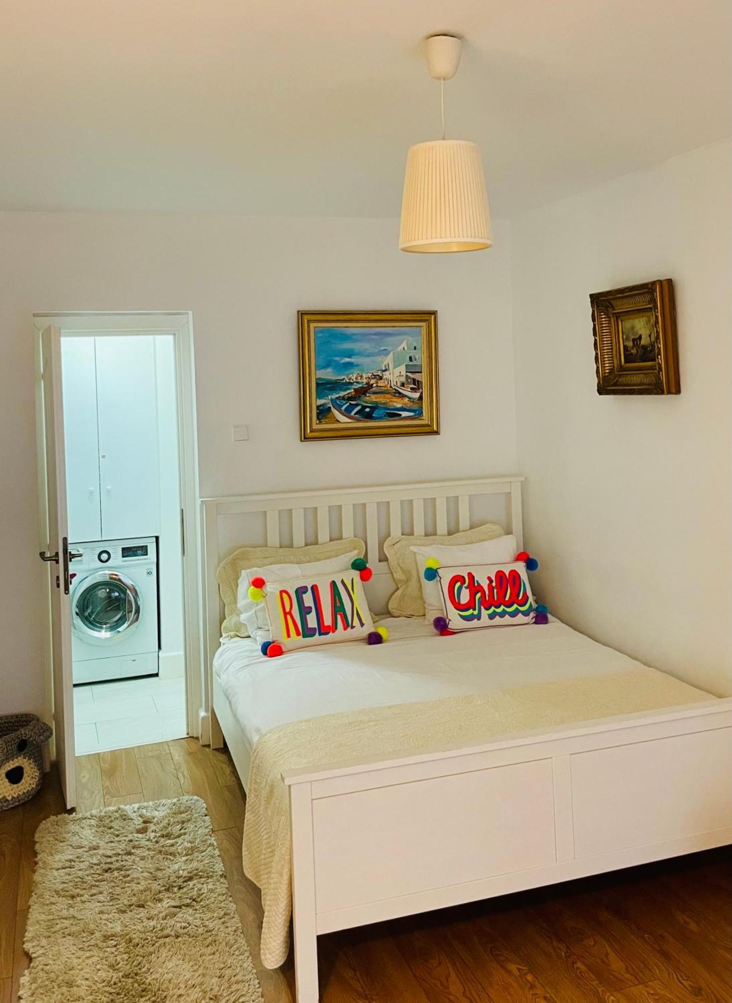 River View - Old City Apartment 부쿠레슈티 외부 사진